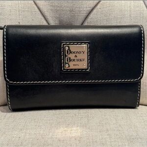 Dooney & Bourke black leather wallet EUC